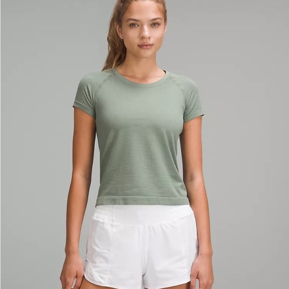 Lululemon Swiftly Tech Short Sleeve Shirt Sz 2 Eucalyptus Grey Green WaistLength - Picture 1 of 7